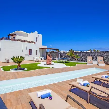 Rubi Villa